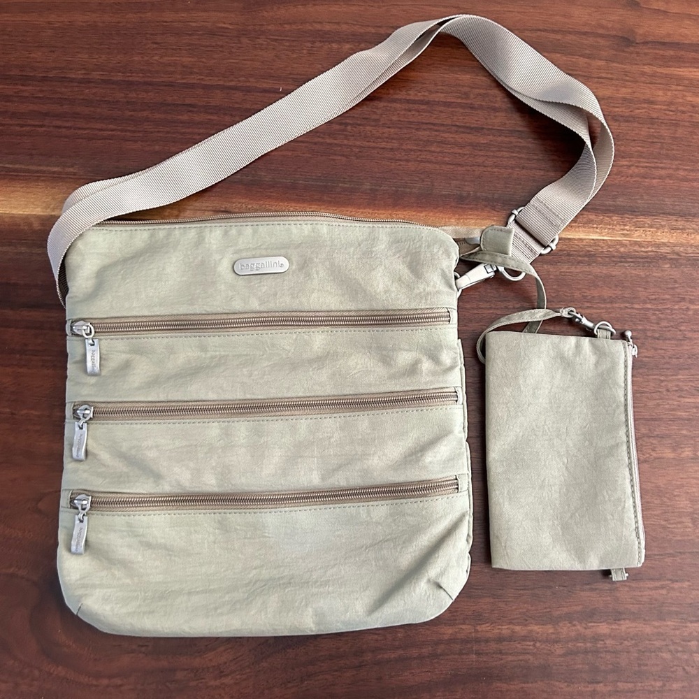 Baggalini Big Zipper Bagg With RFID Wristlet Included Khaki Green